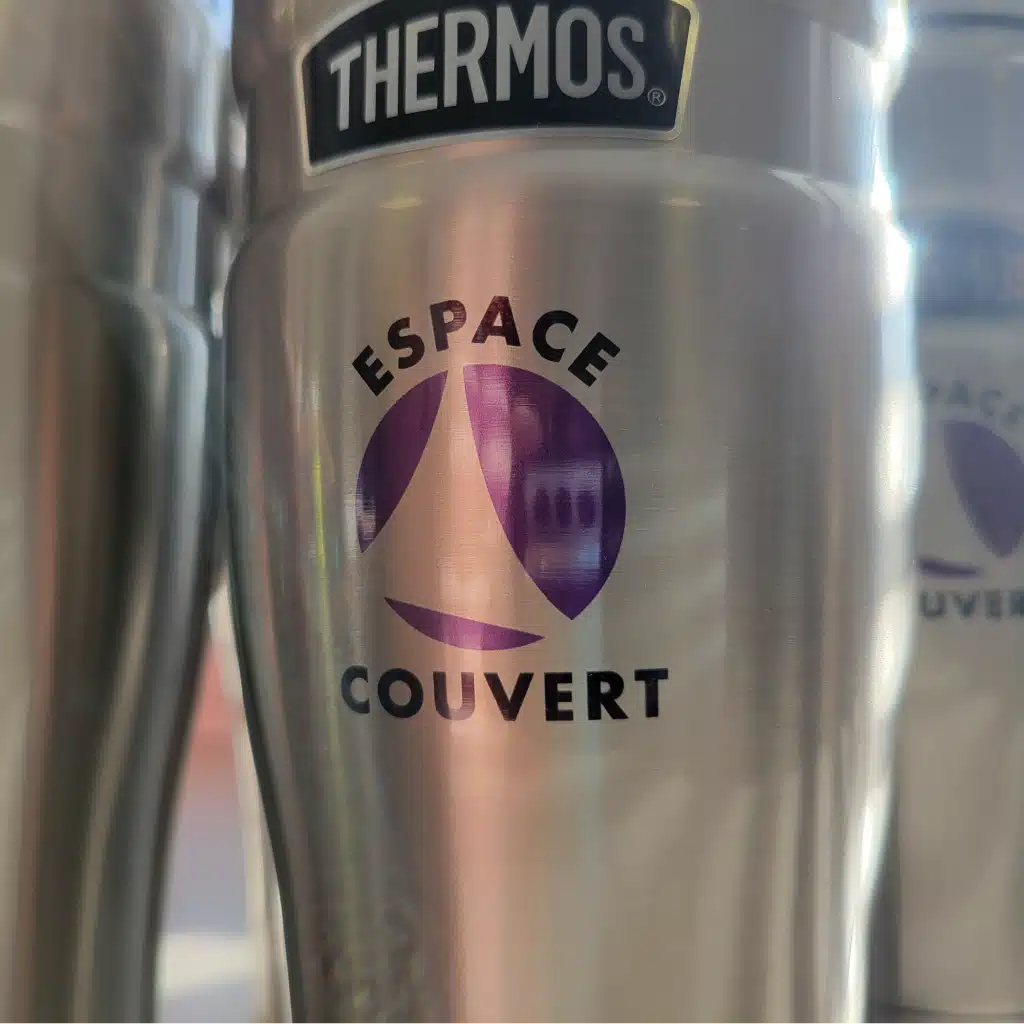 Sublimation
Des impressions vives et durables sur textiles polyester.